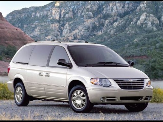 2005 CHRYSLER TOWN AND COUNTRY TOURING WAGON LWB